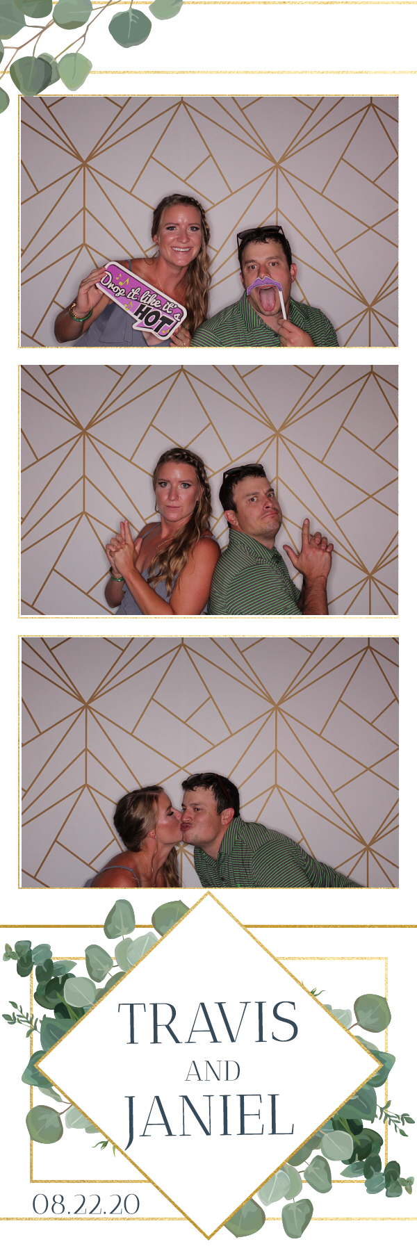 Jacquie & Dennis’ Wedding | View more photos from the event at gallery.photoboothbillings.com/u/PhotoBoothBillings/Jacquie-Dennis’-Wedding-0